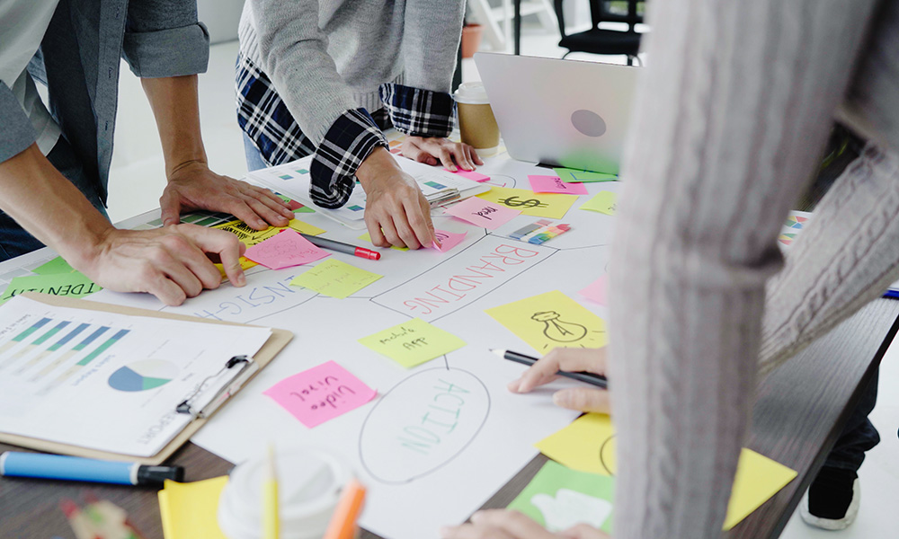 صفحه درباره ما شرکت؛ معرفی برند، اهداف و تصویر تیم پشتیبانی